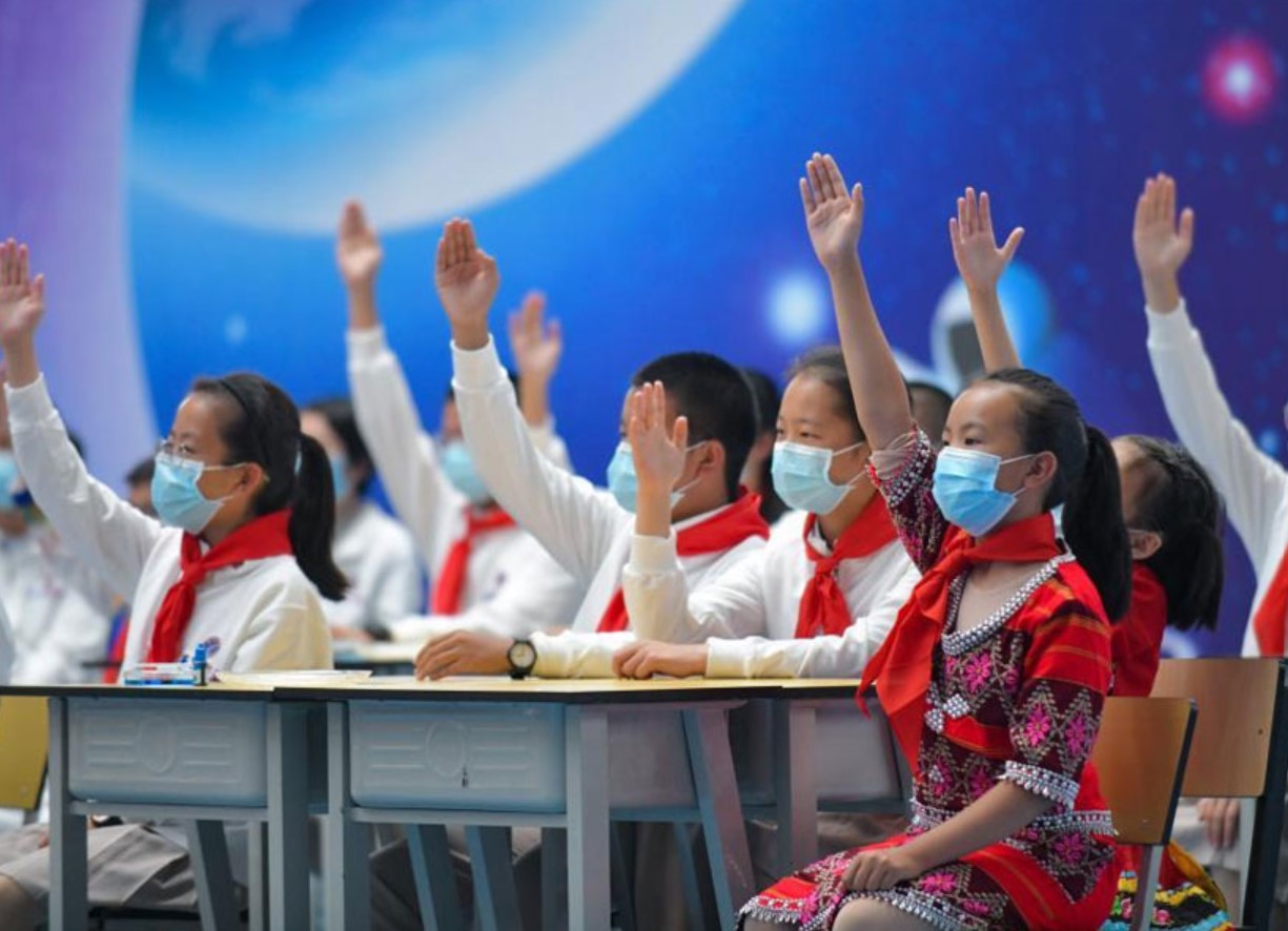中国空间站第三次太空授课正式开讲并直播了